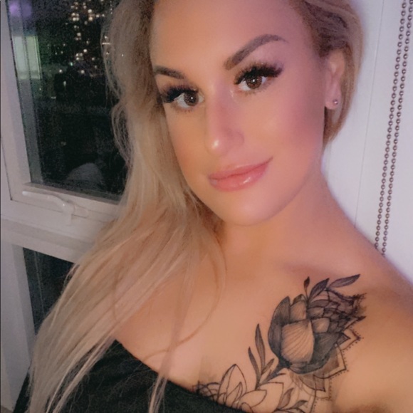 lauryn242390